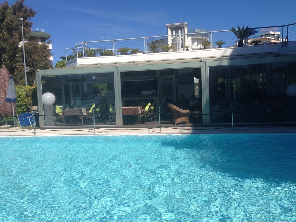 Seapark Spa Resort Джулианова Екстериор снимка