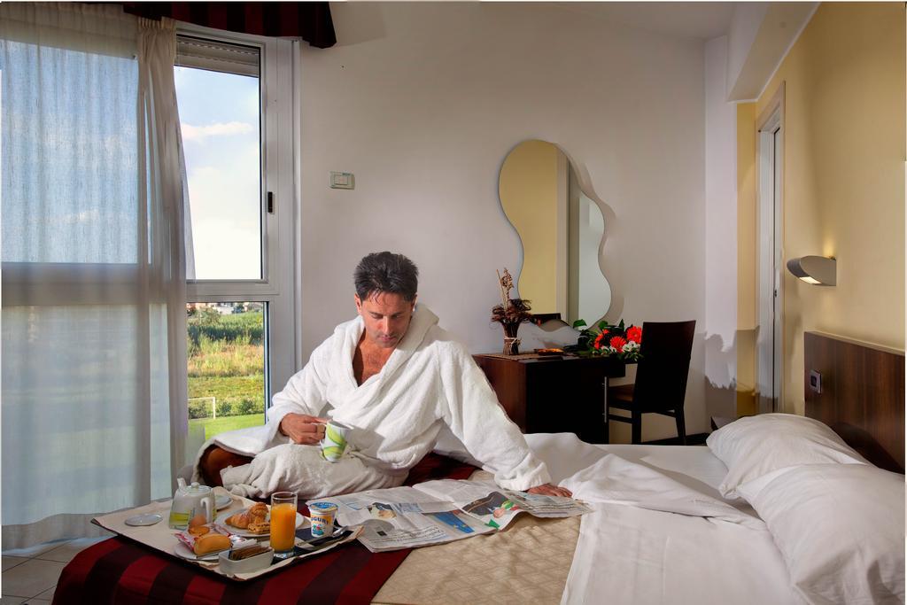 Seapark Spa Resort Джулианова Стая снимка