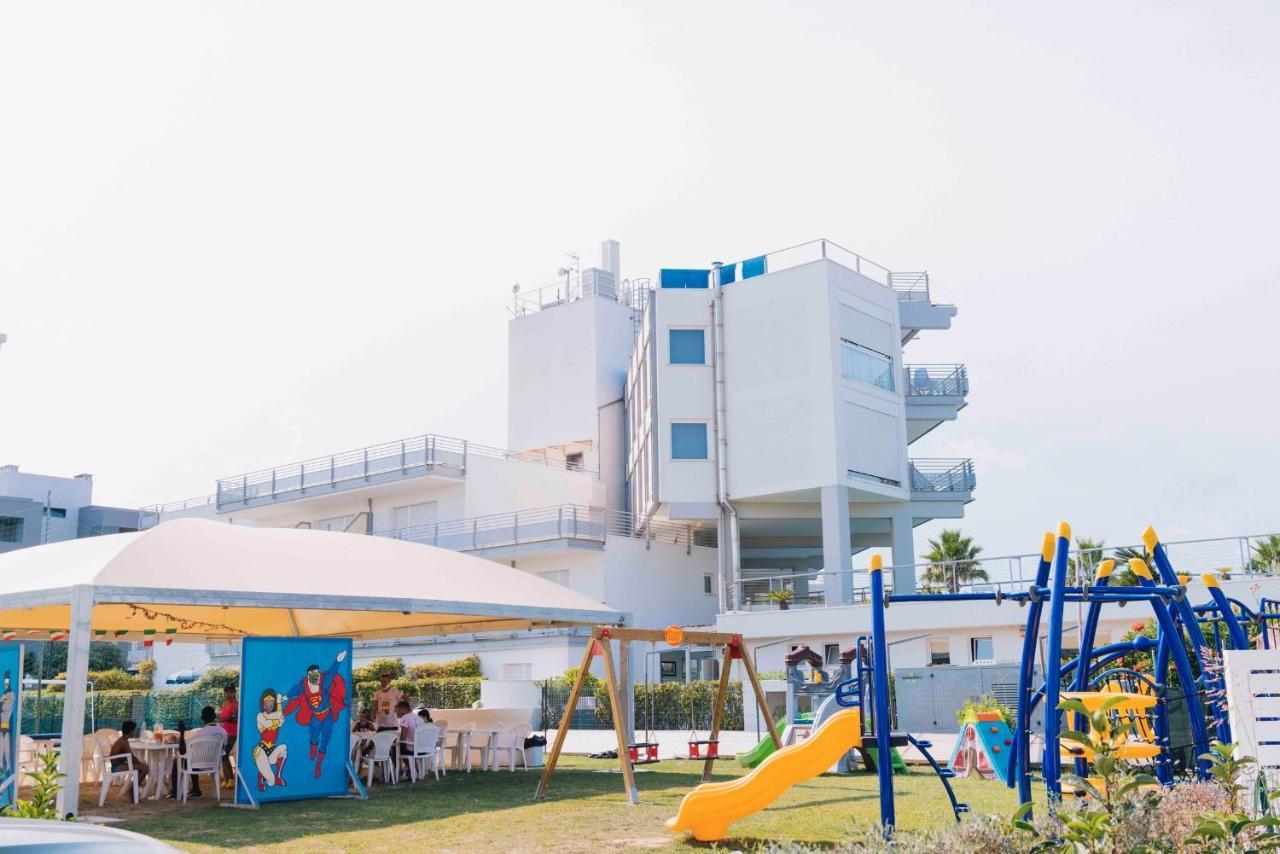 Seapark Spa Resort Джулианова Екстериор снимка