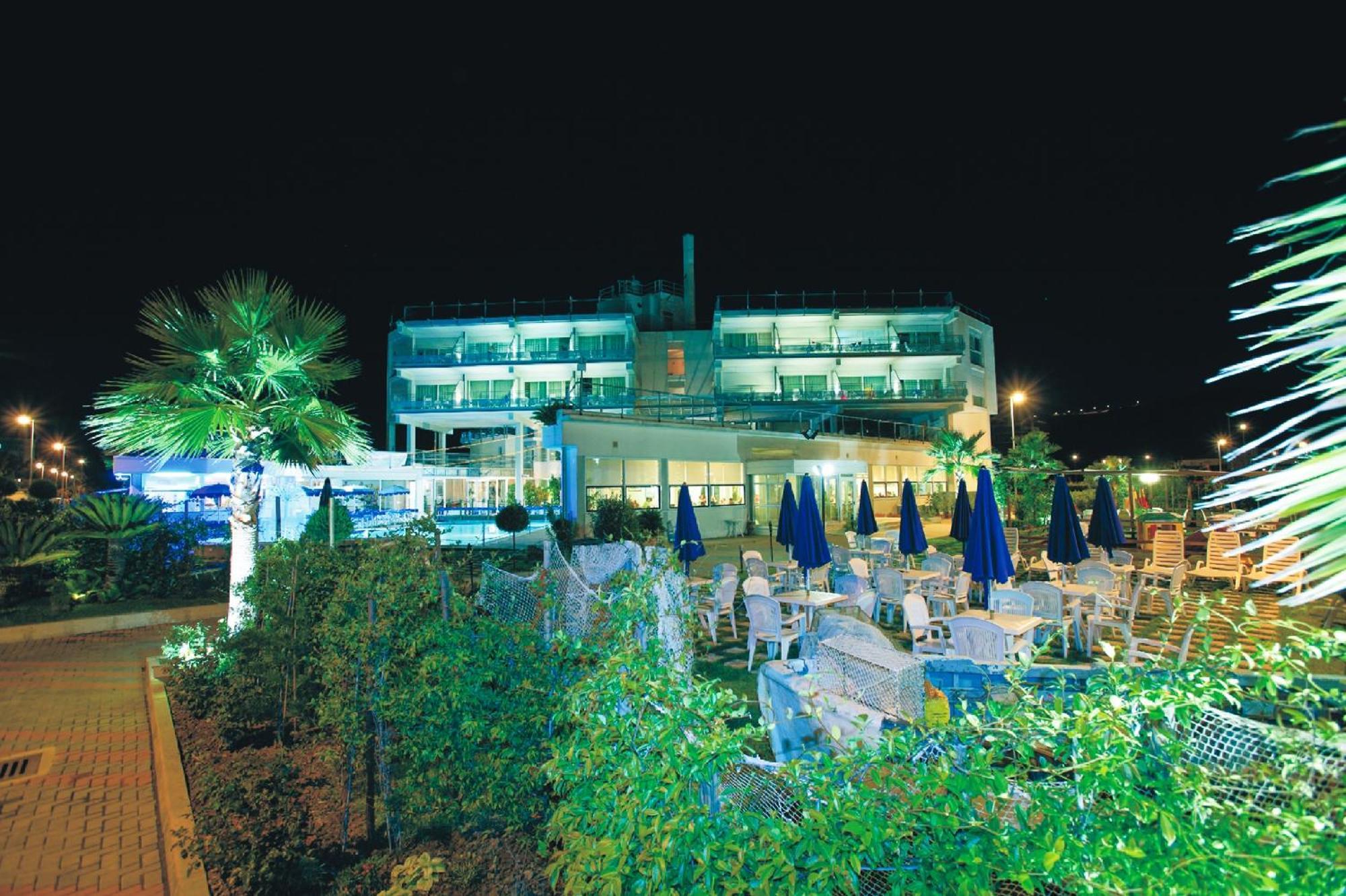 Seapark Spa Resort Джулианова Екстериор снимка