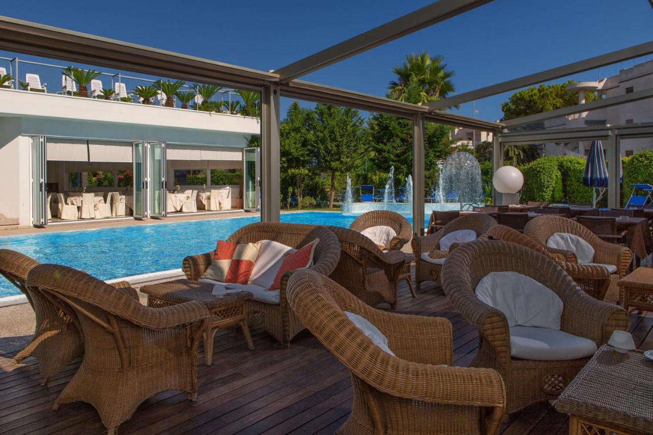 Seapark Spa Resort Джулианова Екстериор снимка